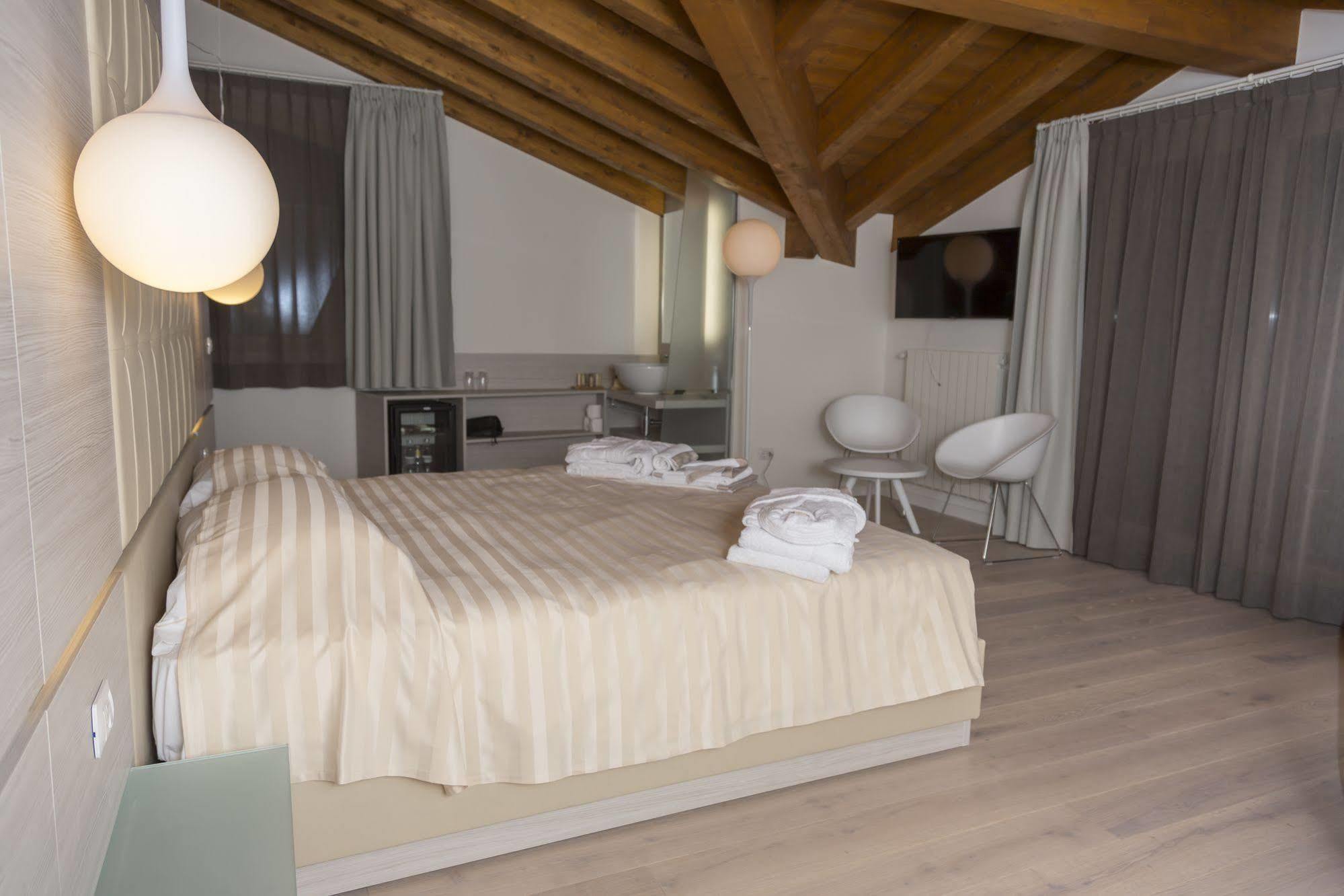 White Angel Hotel Breuil-Cervinia Esterno foto