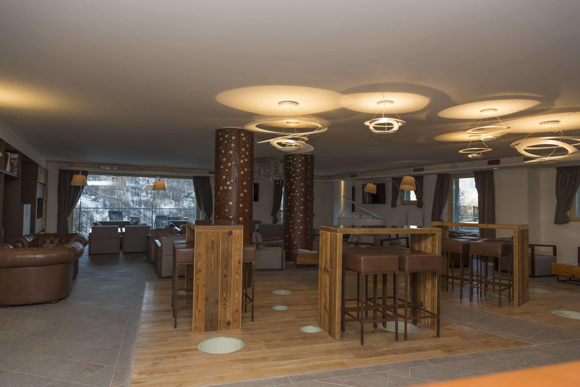 White Angel Hotel Breuil-Cervinia Esterno foto