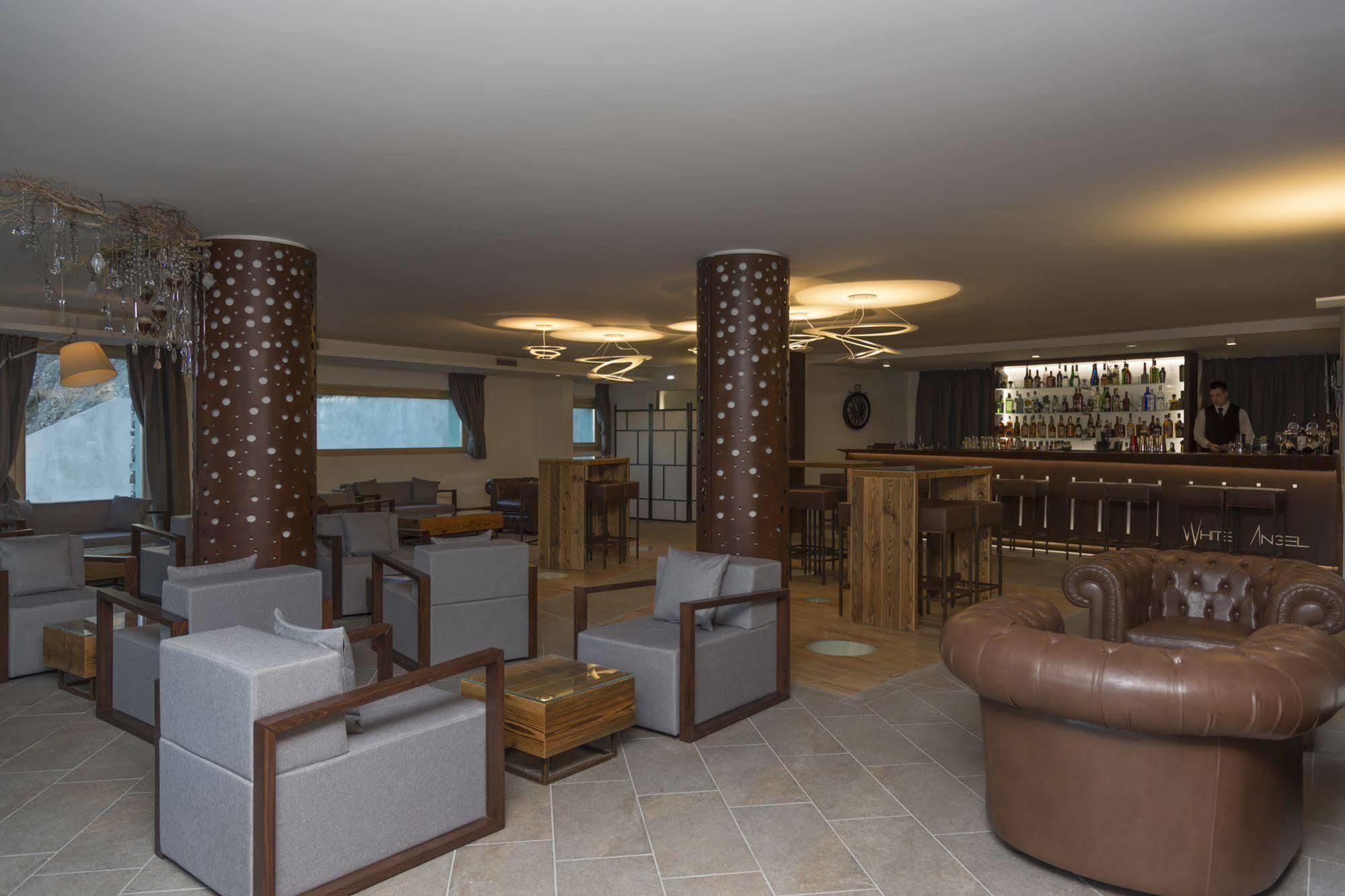 White Angel Hotel Breuil-Cervinia Esterno foto